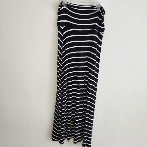 Black and White Striped Women's Skirt - Picture 3 of 3